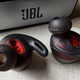 Imagen para el artículo titulado JBL Reflect Flow: lo más cerca que vas a estar de la cancelación de ruido activa en auriculares deportivos